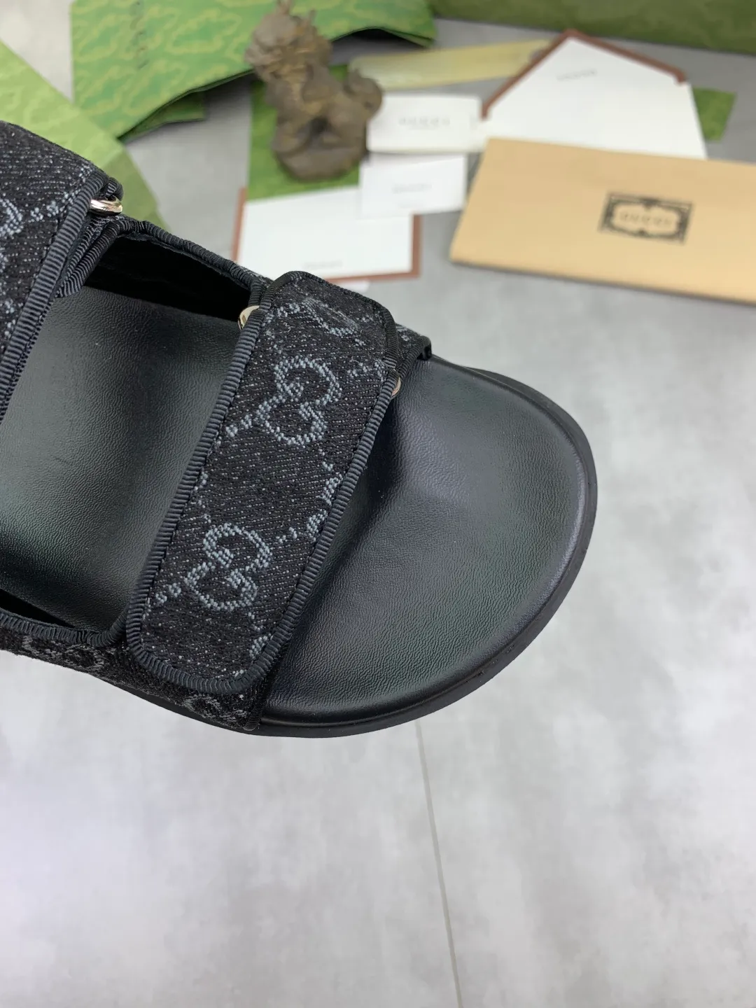 Men's Men's Shoes 💰P460💰【New Style】High Version 🎁🎁🎁 GUCCI New Year of the Snake casual slippers, original official website, perfect workmanship, transmitting a kind of noble luxury, sublimating its definition of luxury in Gucci's high-end extraordinary craftsmanship. Original Gucci double G combination outsole, code number: 35-45, complete package